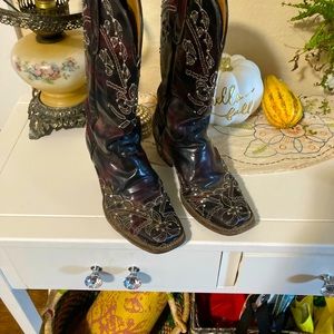 Gently used boots